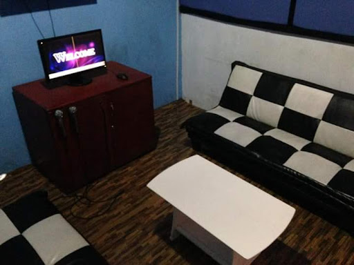 Santai Karaoke Family