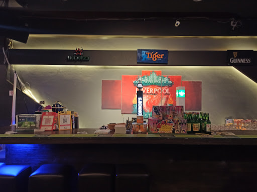 CALVIN'S BAR N BISTRO