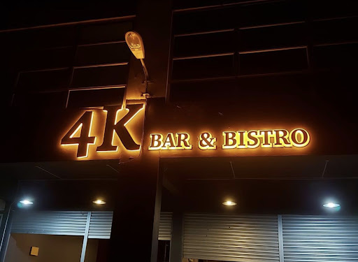 4Q Queen Bar & Bistro