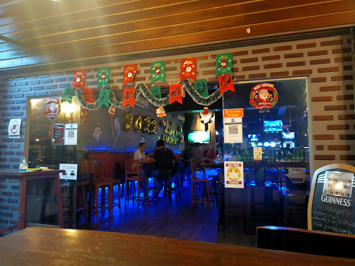 Venus Bistro & Karaoke