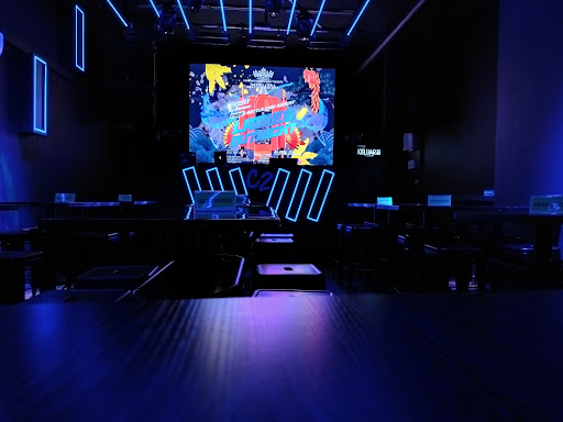 C2 Pub & KARAOKE