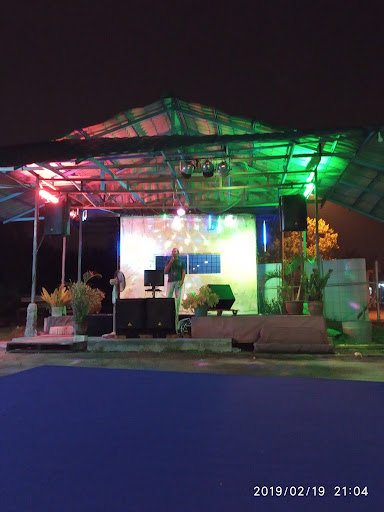D’Ella Bistro Karaoke Live