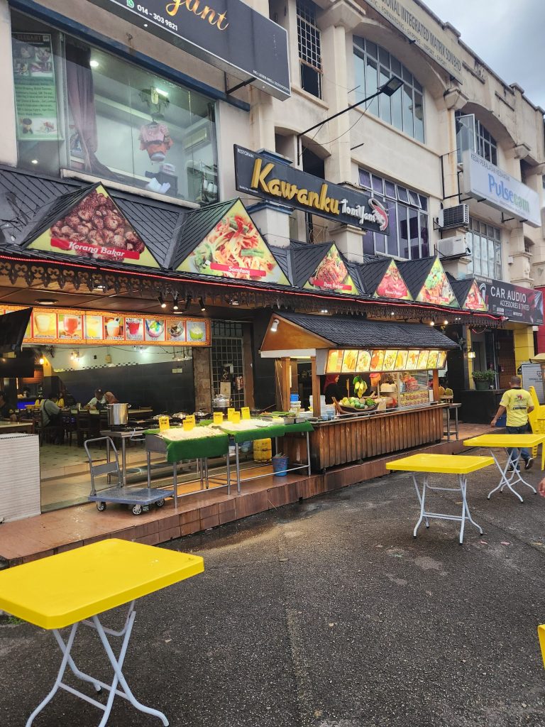 kedai tomyam kakna